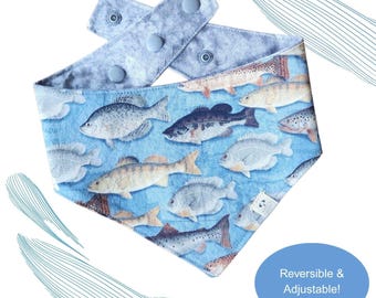 Pañuelo reversible para perro con estampado de peces norteamericanos / Bufanda personalizada de algodón neutro para mascotas con diseño de pesca.