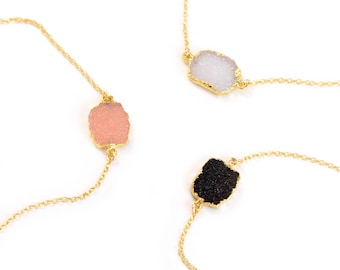 Halskette aus Druzy-Edelsteinscheiben, zarte Rohkristall-Halskette, Geoden-Halskette, Geschenk für Brautjungfern, Choker aus Naturstein, Layering-Halskette, NK-GS