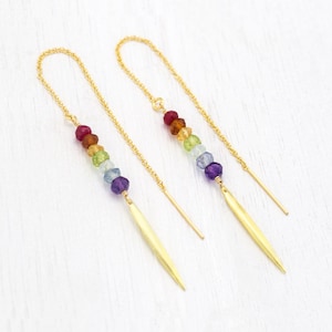 7 Chakra Threader Ohrringe, Yoga Schmuck Geschenk, Pride Regenbogen Gold Ohrringe, Statement Durchzug, Pride Ohrringe, Zierlich