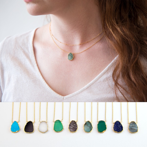 Edelstein Anhänger Halskette, Rohe Kristall Scheibe, Roh Smaragd Halskette, Mai Birthstone Schmuck, Layered Halsketten, Boho Schmuck