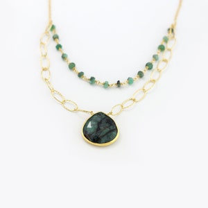 Raw Emerald Necklace, Set of 2 Layering Necklace, Gift for Wife, Thick Chain Statement Necklace, Beaded Rosary Chain, May Birthstone Gift