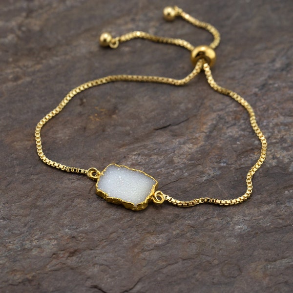 Druzy Crystal Bracelet, Bridesmaid Gift Under 35, Minimalist One Size Pull Bracelet, White Druzy Geode Bracelet, Stacking Gold Box Chain