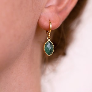 May Birthstone Earrings, Raw Emerald Dangle Huggie Hoop Earrings, Gold Emerald Hoops, Minimalist Earrings, Taurus Crystal Gift, Small Dainty