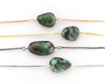 May Birthstone Gift, Raw Emerald Bracelet, Taurus Gemstone, Rough Cut Green Emerald Gemstone Stacking Bracelet, Dainty Adjustable Box Chain