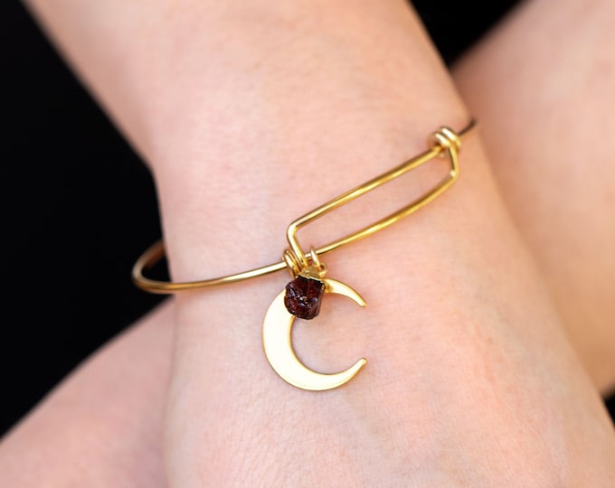 Crescent Moon & Zodiac Crystal Bracelet, Tiny Raw Birthstone Adjustable Bangle, Stacking Celestial Charm Bracelet, January Capricorn Gift