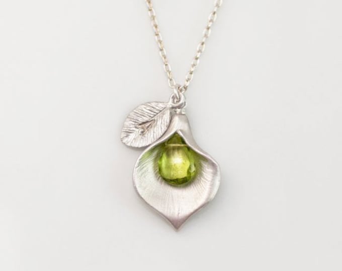 Peridot Birthstone Necklace, August Birthday Gift, Custom Initial Mom Jewelry, Personalized Silver Pendant, Floral Boho Calla lily Necklace