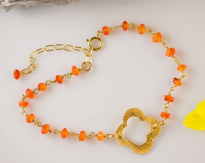 Orange Carnelian Bracelet - Four Leaf clover bracelet - Gold bracelet - Lucky Charm bracelet - stack bracelet