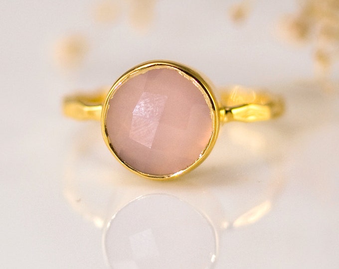 Pink Chalcedony Ring Gold, October Birthstone Ring, Rose Quartz Stone Ring, Gemstone Ring, Stackable Ring, Round Stone Ring