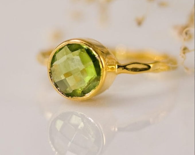 Green Peridot Ring Gold - August Birthstone Ring - Solitaire Ring - Round Peridot Bezel Ring - Gemstone Ring