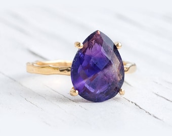 Purple Amethyst Ring Gold, February Birthstone Ring, Solitaire Ring, Ultra Violet Ring, Stacking Ring, Tear Drop Ring, Prong Ring, Unique