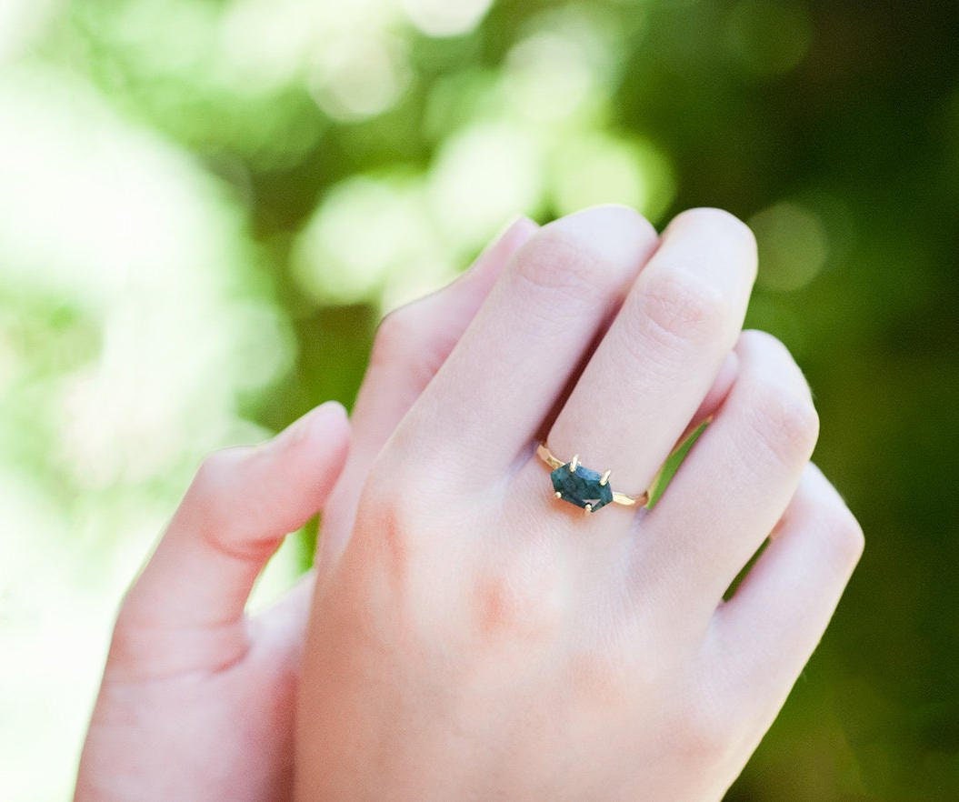 18k Yellow Gold Men's Ring with Green Emerald Gemstone and Diamonds – J F M