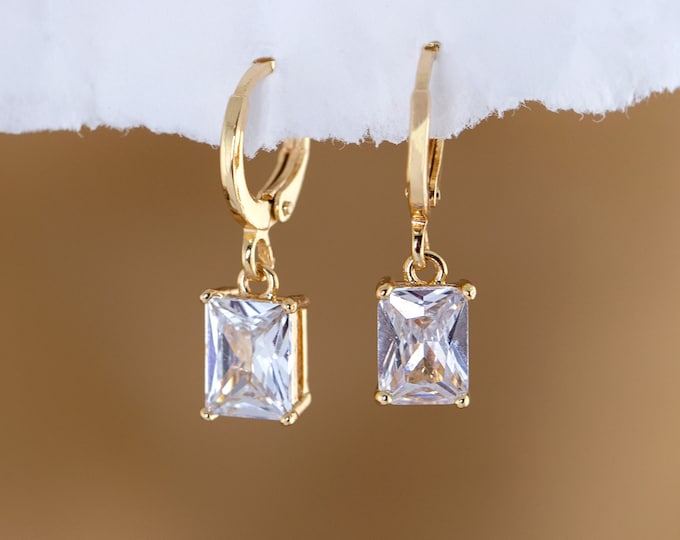 Diamond Dangle Huggie Earrings, Trending Baguette Hoops, Perfect Minimalist Look, Bridesmaids Gifts, Wedding Earrings, Bridal Earrings