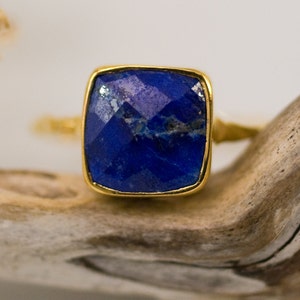 Lapis Lazuli Ring Gold, Square Gemstone Ring, September Birthstone Ring, Blue Stone Ring, Stackable Statement Ring, Gift for Her
