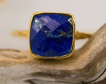 Lapis Lazuli Ring Gold, Square Gemstone Ring, September Birthstone Ring, Blue Stone Ring, Stackable Statement Ring, Gift for Her