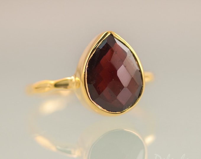 Garnet Ring Gold, January Birthstone Ring, Red Stone Ring, Solitaire Ring, Stacking Ring, Gold Ring, Tear Drop Ring, Gift for Her