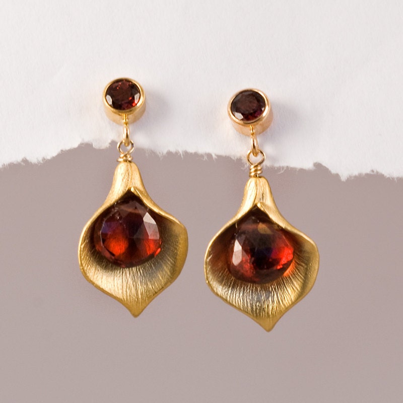 9ct gold shop garnet earrings