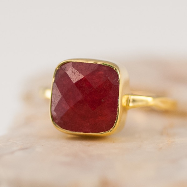 Ruby Ring Gold, July Birthstone Ring, Gemstone Ring, Stacking Ring, Solitaire Ring, Cushion Cut Ring, Mothers Ring, Cocktail Ring