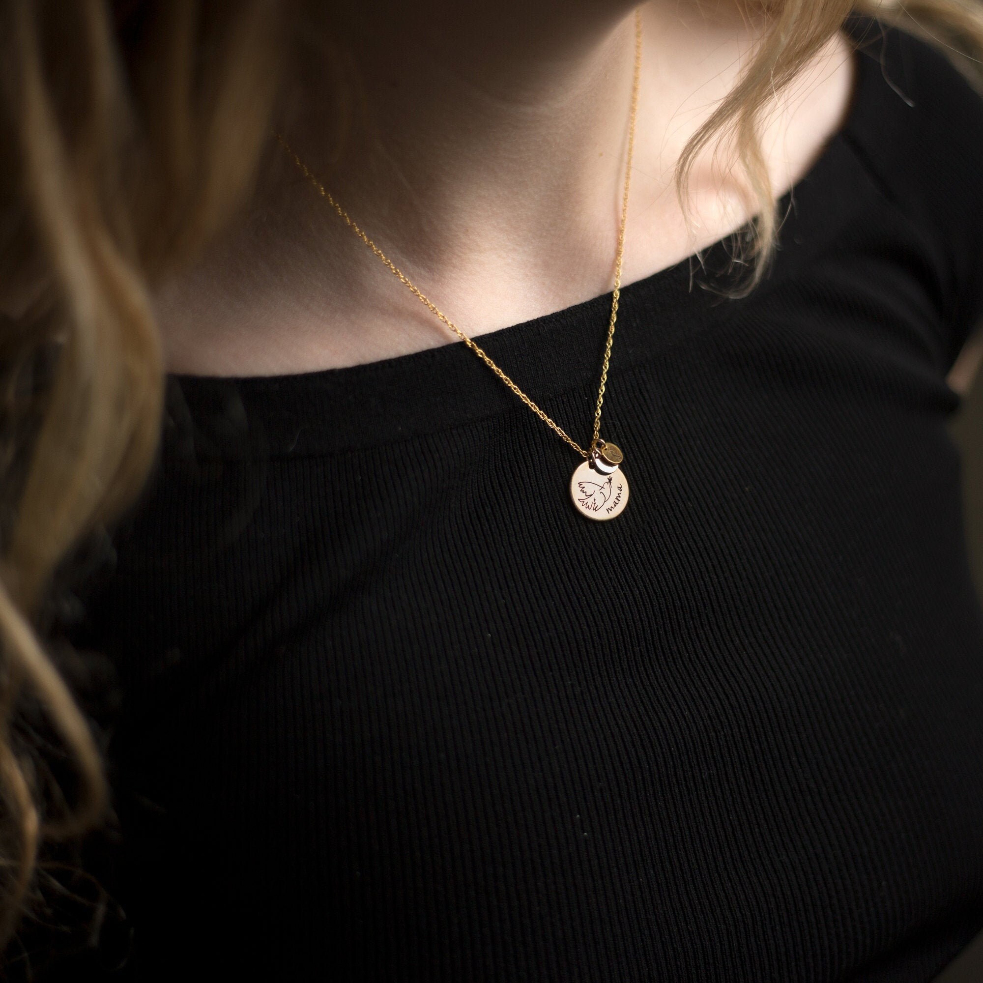 Minimalist Mama Necklace Dainty Gold Disc Necklace Tiny Initial