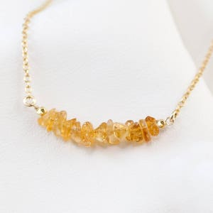 Collar de barra de citrino natural, collar con piedra natal de noviembre, collar con capas de piedras natales de piedras preciosas en bruto, regalo de cumpleaños y Navidad de topacio para ella