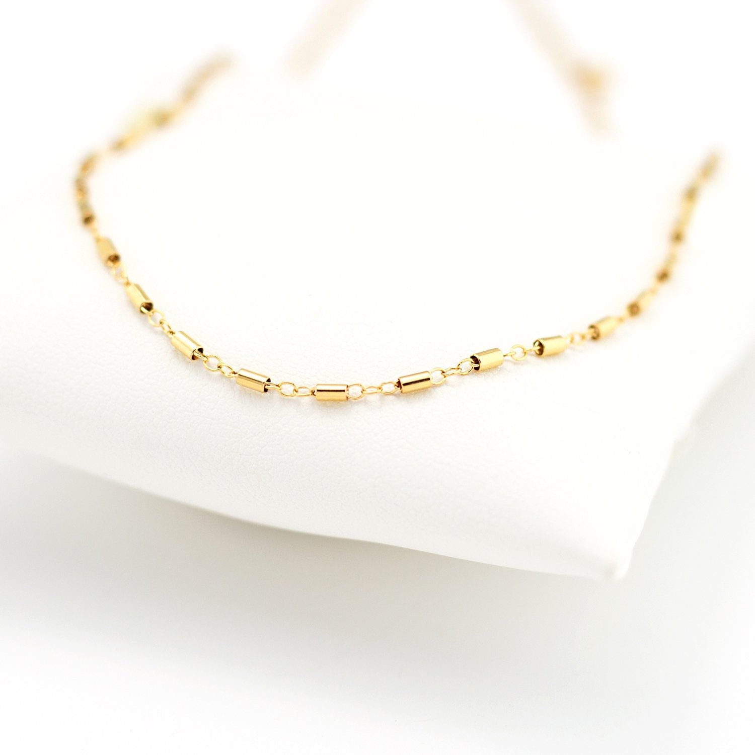  Vavily Dainty Gold Chain Choker Necklace for Women 18K Gold  Plated Minimalist Curb Chain Necklace Delicate Choker Jewelry Gifts for  Women: Clothing, Shoes & Jewelry
