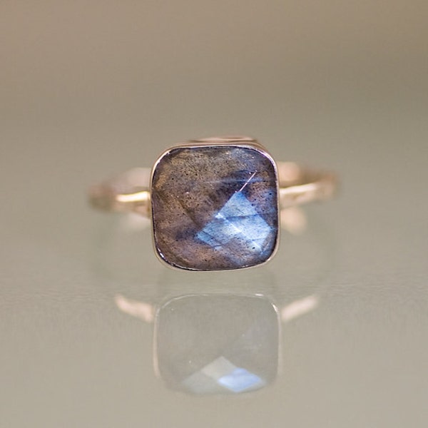Labradorite Ring Gold, Natural Stone Ring, Cushion Cut Ring, Solitaire Gemstone Ring, Stacking Ring, Mother's Ring, Statement Ring