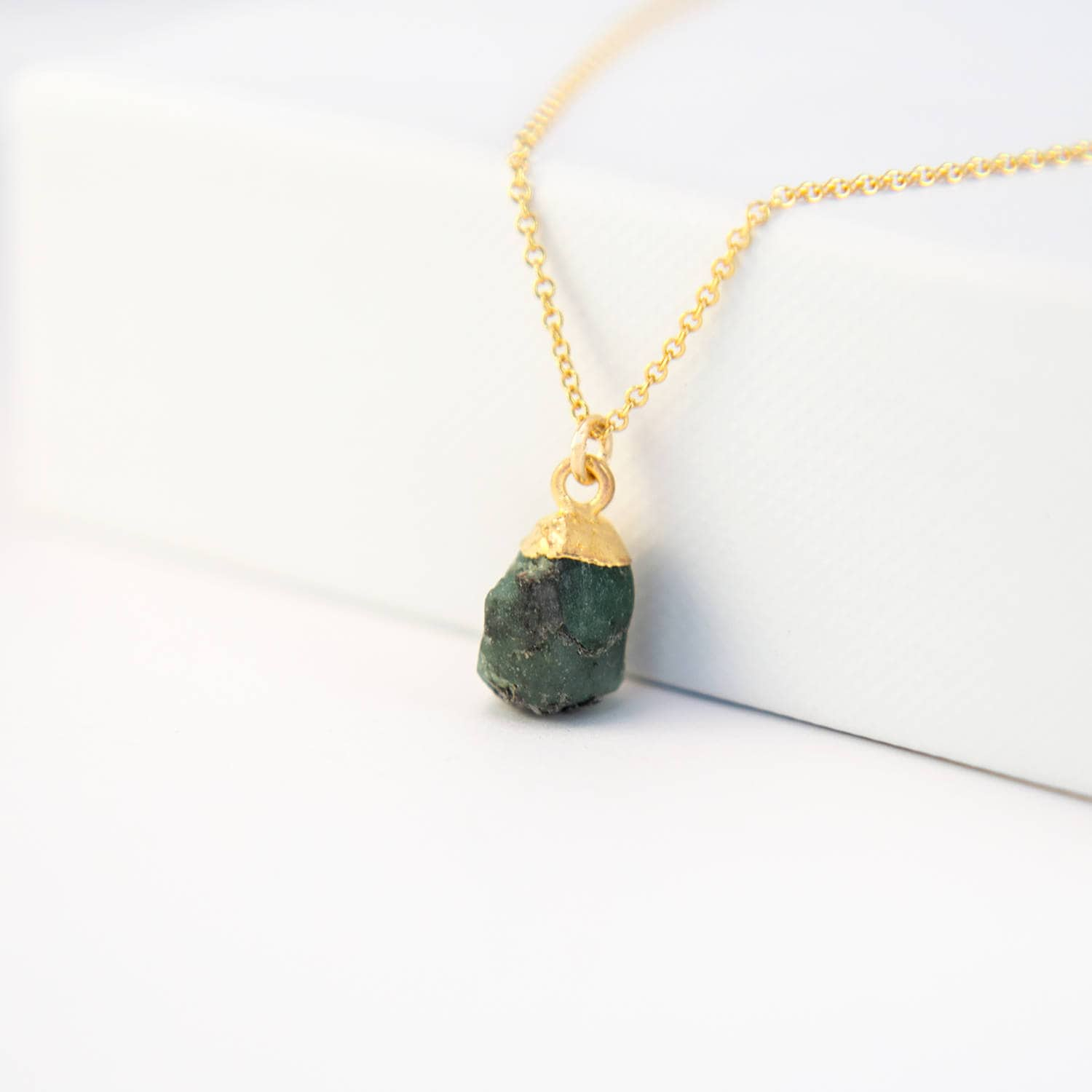 Raw Crystal Necklace, Green Kyanite Rough Stone Necklace, Dainty Stone  Pendant, Healing Crystals Healing Stone Pendant