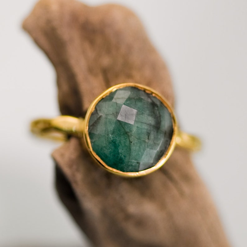 Natural Emerald Ring Gold, Round Stone Ring, May Birthstone Jewelry, Raw Emerald Cocktail Ring, Girlfriend Gift For Her image 3