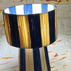 Handgefertigter Raffia-Lampenschirm, Boho Tischlampe, marokkanische gewebte Beleuchtung, bunte Handwerker Abat-jour en raphia