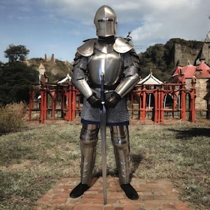 Komplett aus Stahl Mittelalterliche Ritter Rüstung: Tragbare Platte für LARP Cosplay
