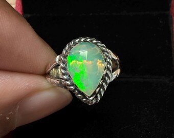 Anillo de plata de ley 925, anillo de ópalo etíope de talla rosa, anillo de plata con estilo, joyería minimalista hecha a mano, anillo de promesa, anillo de compromiso