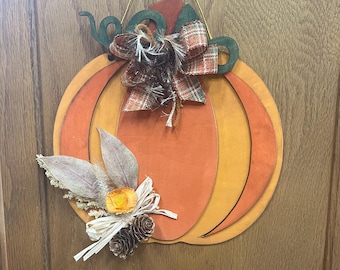 DIY  Pumpkin Door Hanger