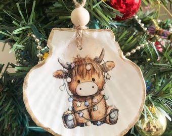 Highland Cow Scallop Shell Christmas Ornament: Whimsical Farm Decor