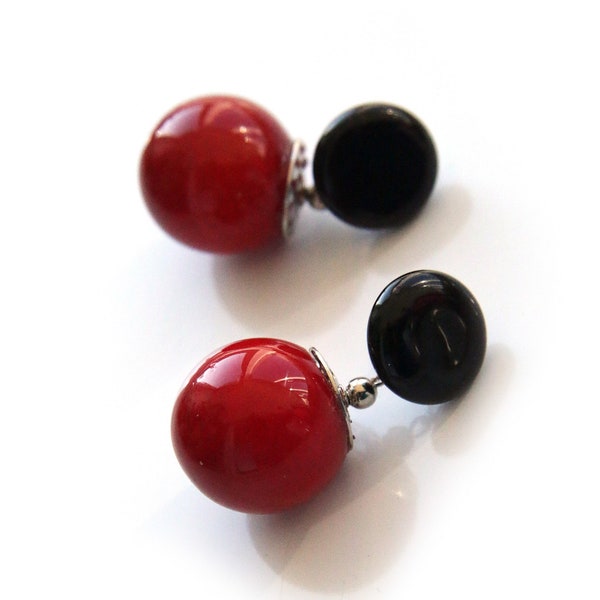 Boucles d’oreilles courtes en verre noir et rouge - perles de lampadaire - verre soufflé - boucles d’oreilles de déclaration