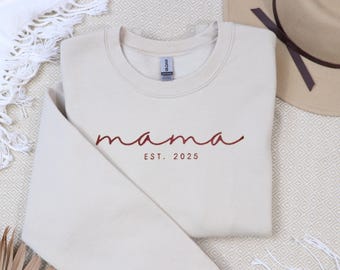 Custom Embroidered Mama & Grandma Sweatshirt – Handwritten Name on Sleeve with Heart, Est. Year Shirt, New Mom and Mother’s Day Gift