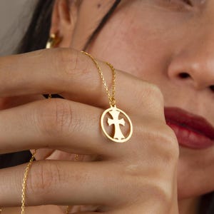 Kreuz Halskette aus 14K Gold 14K Gold Kreuz Anhänger Halskette für Männer Ordentliche Kreuz Anhänger Herren Gold Kreuz zierliche personalisierte Charme