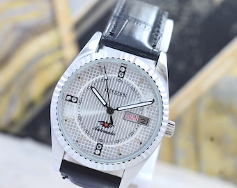 Vintage Citizen Automatic Men's 8200A Japan Made 21 Jewels Day-Date Silver Dial Mechanical Wristwatch