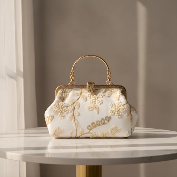 Vintage Chinese Style Embroidered Evening Bag Floral Clutch Handbag for Women Elegant Chain Shoulder Purse Wedding Party Formal Bag