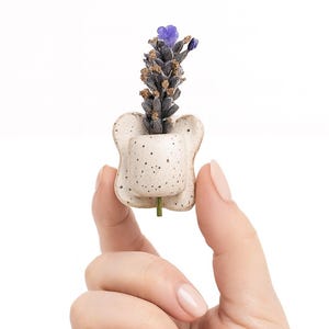 White Speckle Mini Ceramic Flower Vase Pin – Handmade Pottery Boutonnière, Wearable Bud Vase, Small Lapel Planter for Fresh or Dried Flowers