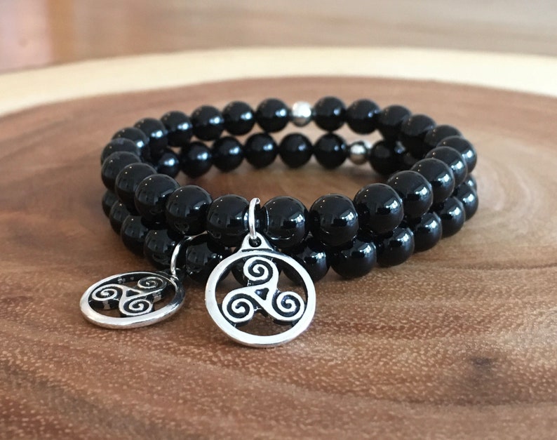 Triskele Pendant Charm Onyx Stones Bracelet, Scottish Celtic Jewelry, Promise Couple Bracelet, Irish Wedding, Boyfriend Gift for Girlfriend image 2