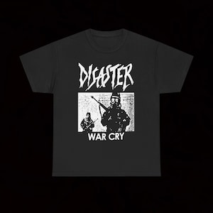 Maglietta Disaster War Cry Crust Punk Hardcore Vintage Grindcore Discard Doom Kromosom Hellkrusher Fastkill Disarm Besthoven S.D.S. Crudità