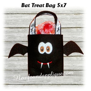 In The Hoop Haloween Treat Bag Bat Embroidery Mahine Design for 5x7 Hoop