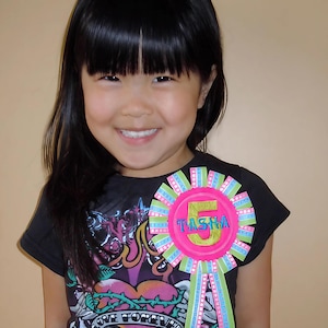 In The Hoop Ribbon Birthday Badge with number embroidery machine applique design
