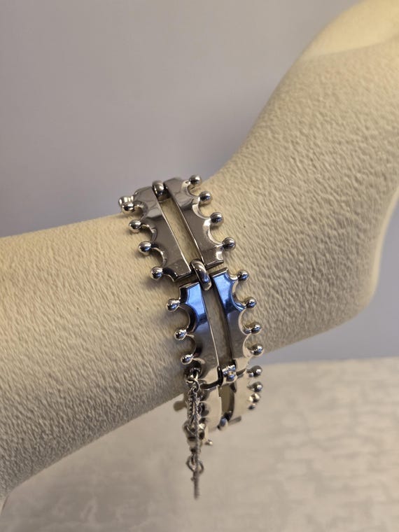 Vintage Signed Monet Bracelet Silvertone 70s Esta… - image 2