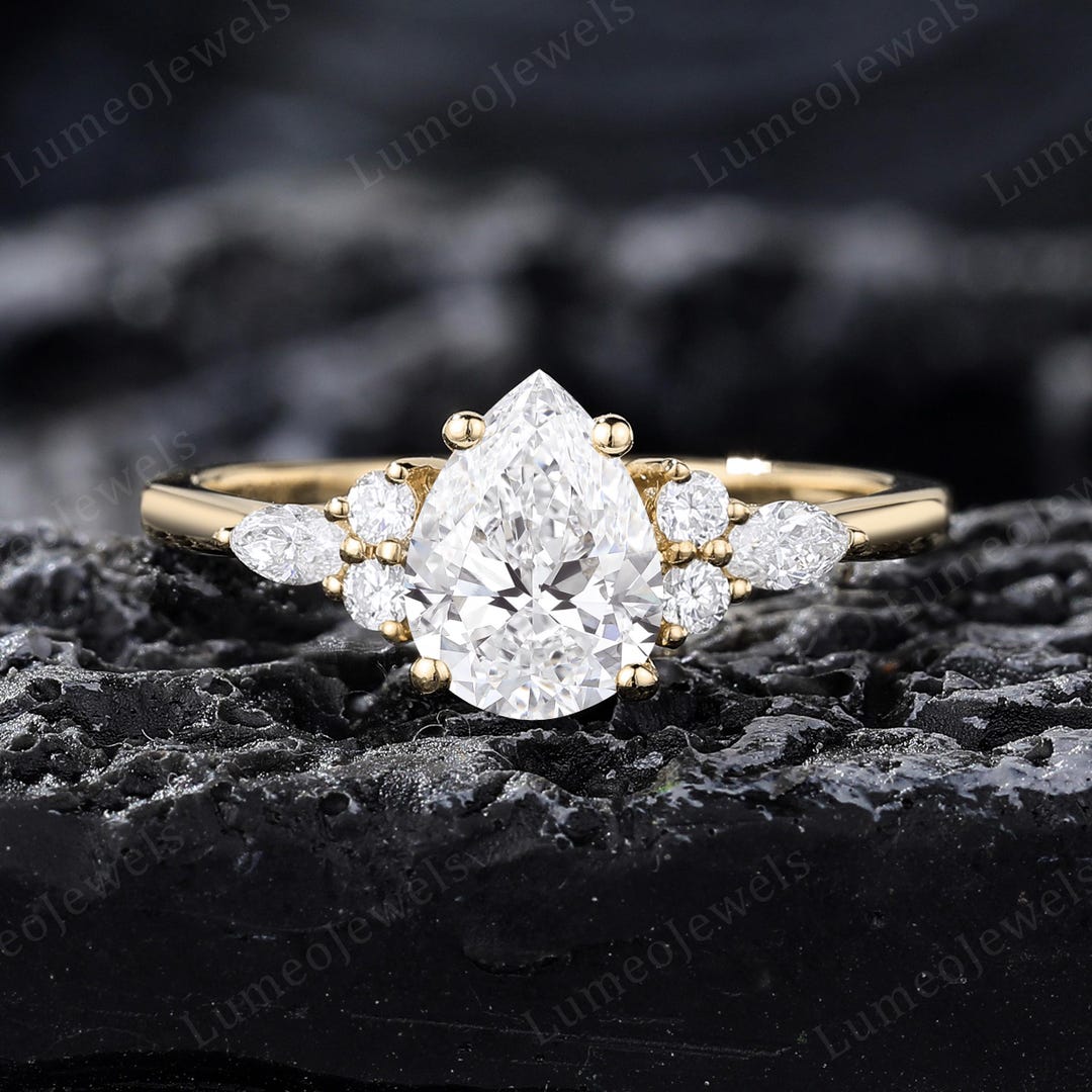 1CT Pear Shaped Lab Grown Diamond Engagement Ring Yellow Gold IGI ...