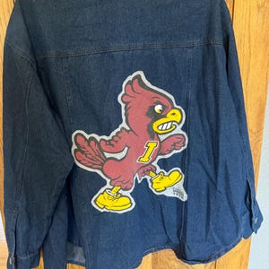 Upcycled Iowa State Cyclones Jeansjacke Größe Erwachsene Large