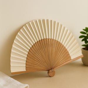 Classic White Folding Hand Fan, Elegant Bamboo Handheld Fan for Gift or Home Decor, Traditional Style Decorative Fan