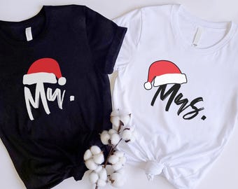 Bonnet de Noel Mr & Mme Christmas T-shirt, t-shirt de Noël pour couples de jeunes mariés, chemises de vacances assorties pour mari et femme, jolies tenues de réveillon de Noël en couple