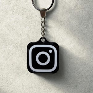 Personalized NFC Instagram Keychain: Custom Social Media Keyring