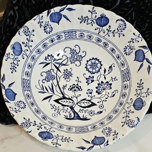 Vintage J&G Meakin Blue Nordic Serving Bowl  Onion Classic White England English Ironstone 8.25&quot; vegetable bowl