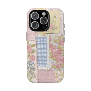Funda para teléfono &quot;Álbum de recortes de la abuela&quot; rosa, funda para iPhone 16, 15, 14, 13, 12 y 11, funda para Samsung, funda para teléfono con collage de chica suave y coqueta.